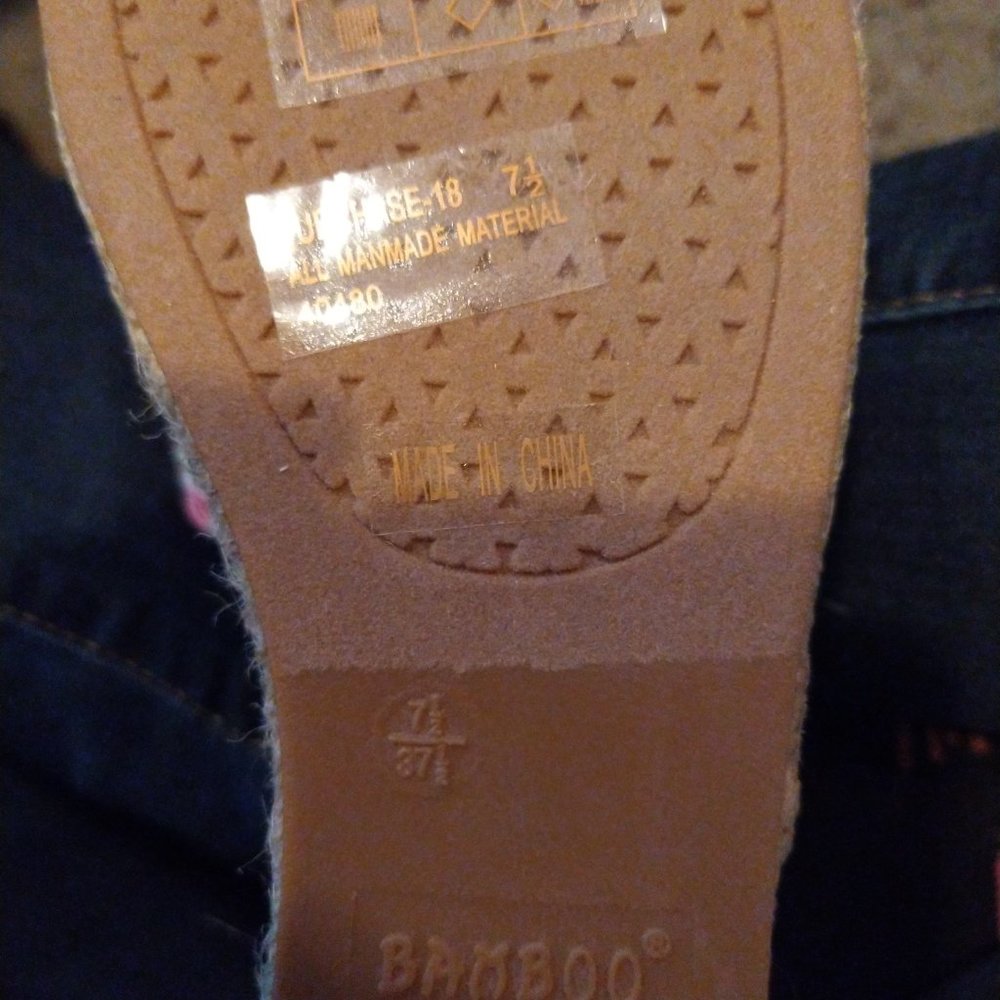 BNIB - BAMBOO SLIDES - PINK W/ WICKER BOTTOM - SIZE 7.5 - Picture 9 of 11